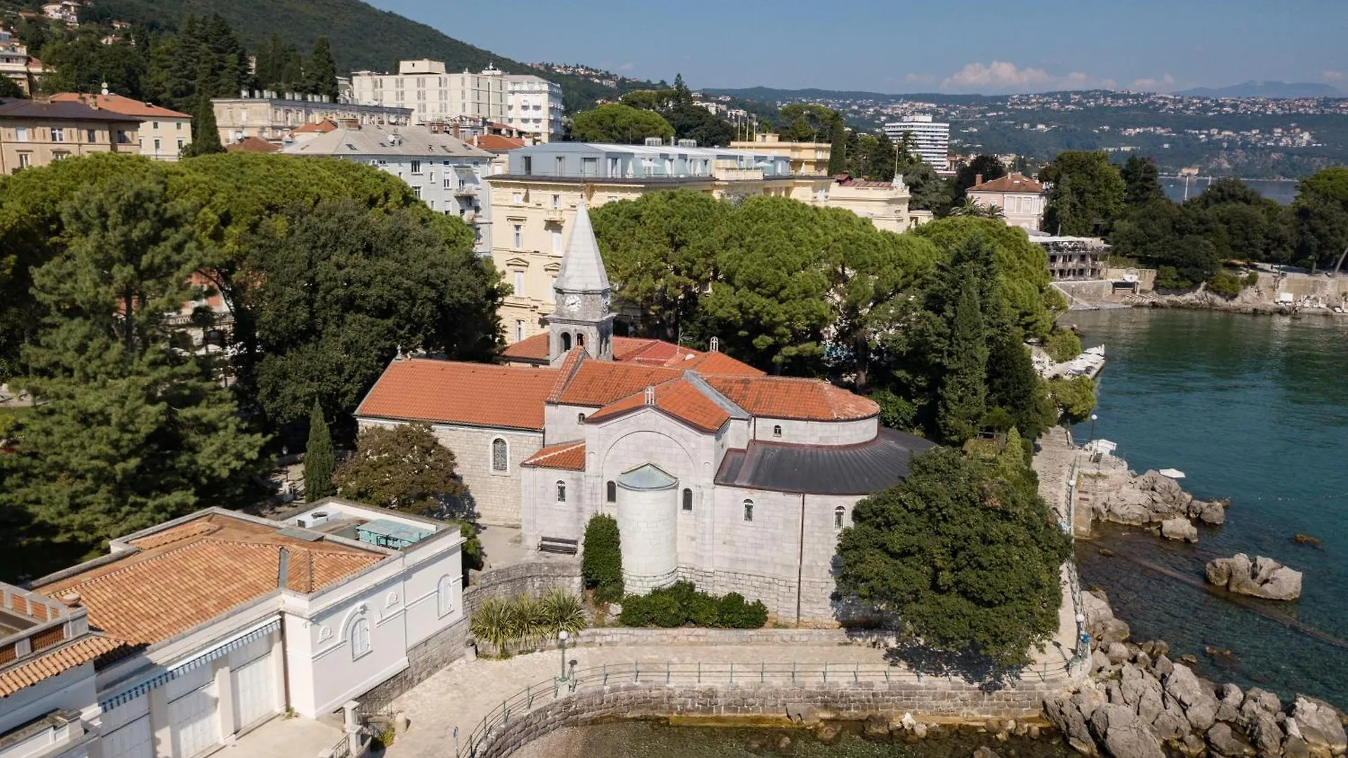 Azureo Apartment With Ocean View Opatija
